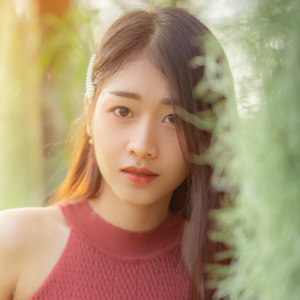 Emily from Paris, sharing how Mixu helped boost her confidence